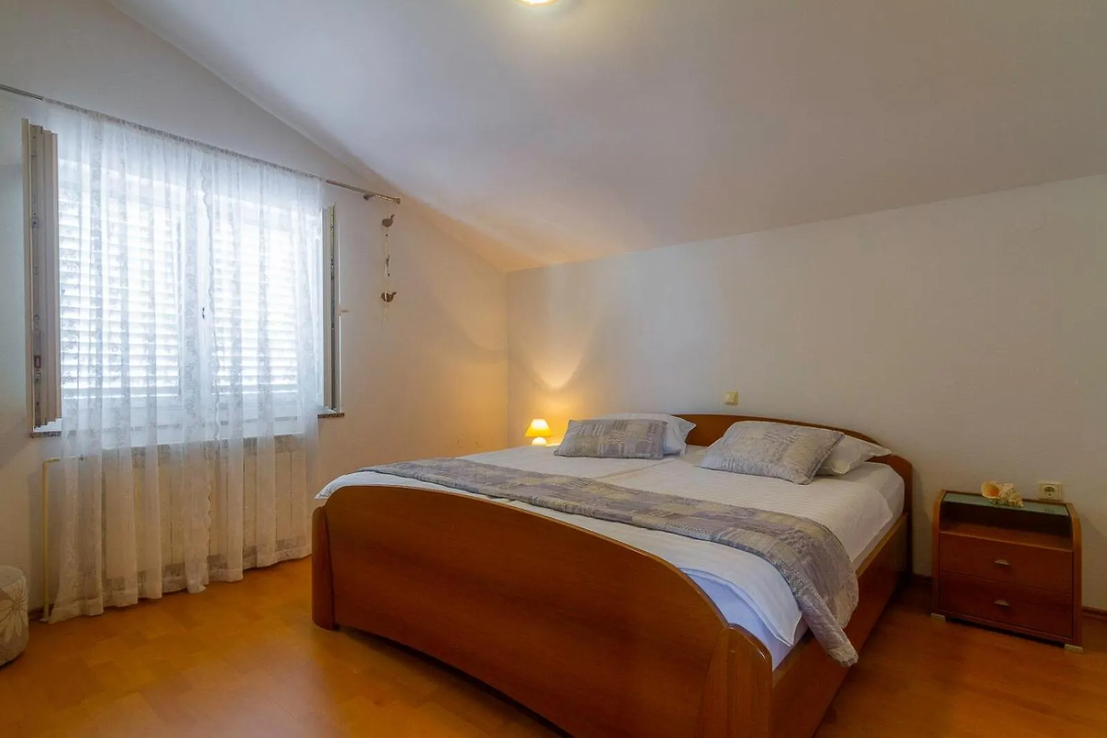 Apartments Frankica Palit