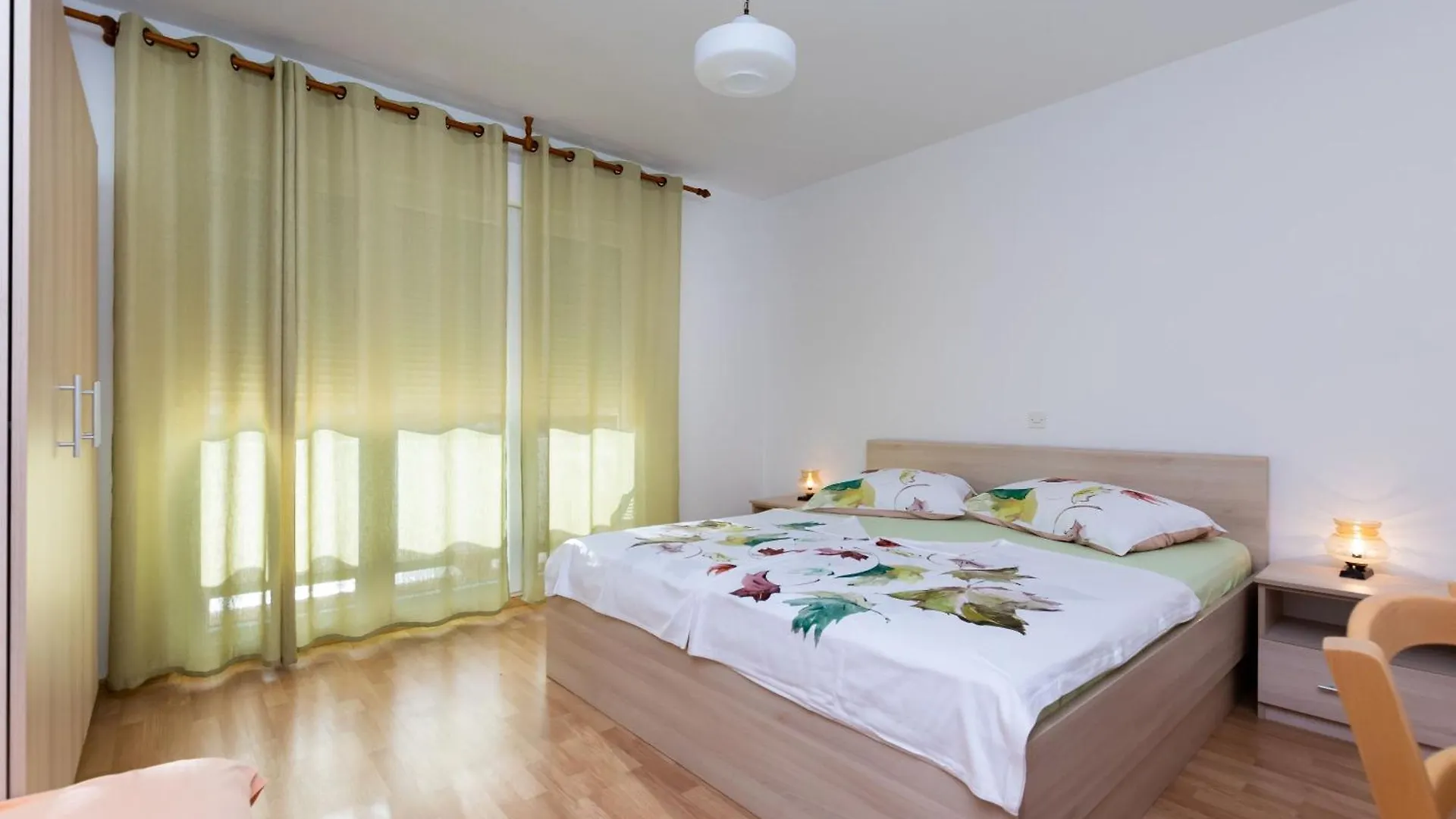 Apartments Frankica Palit