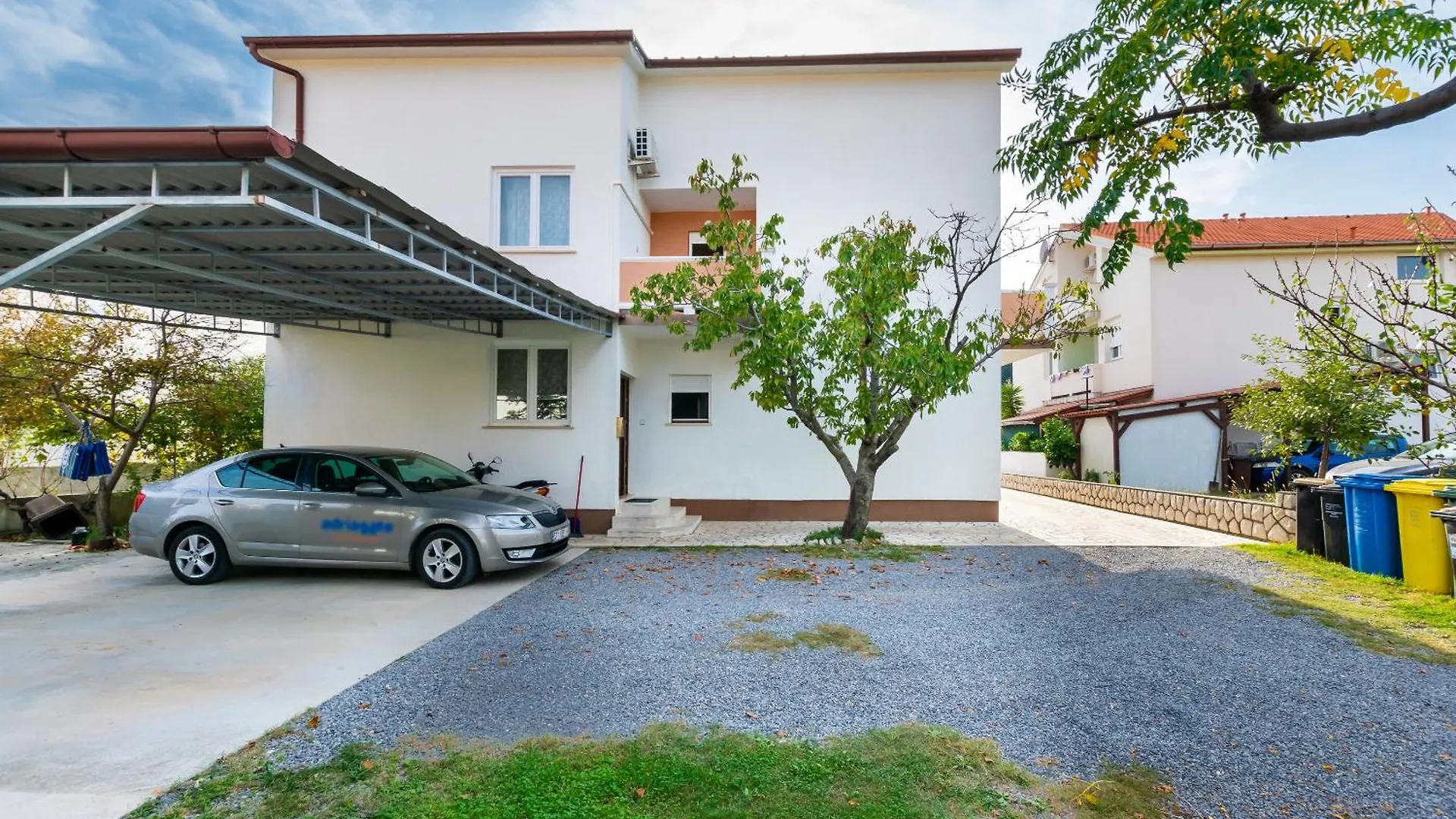 Apartments Frankica Palit
